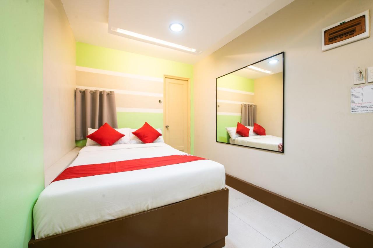 Oyo 475 Pearl Blossom Hotel Manilla Buitenkant foto