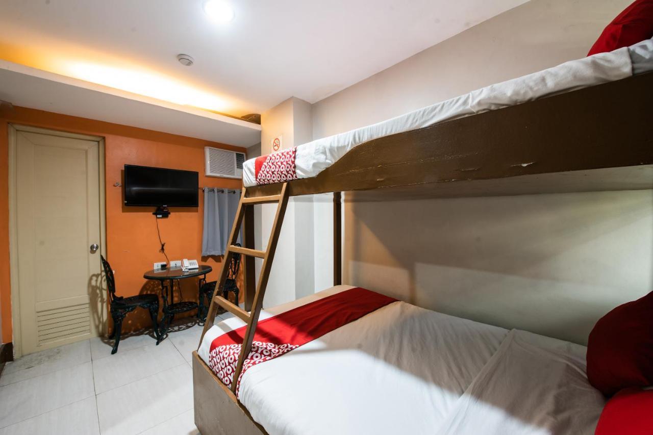 Oyo 475 Pearl Blossom Hotel Manilla Buitenkant foto