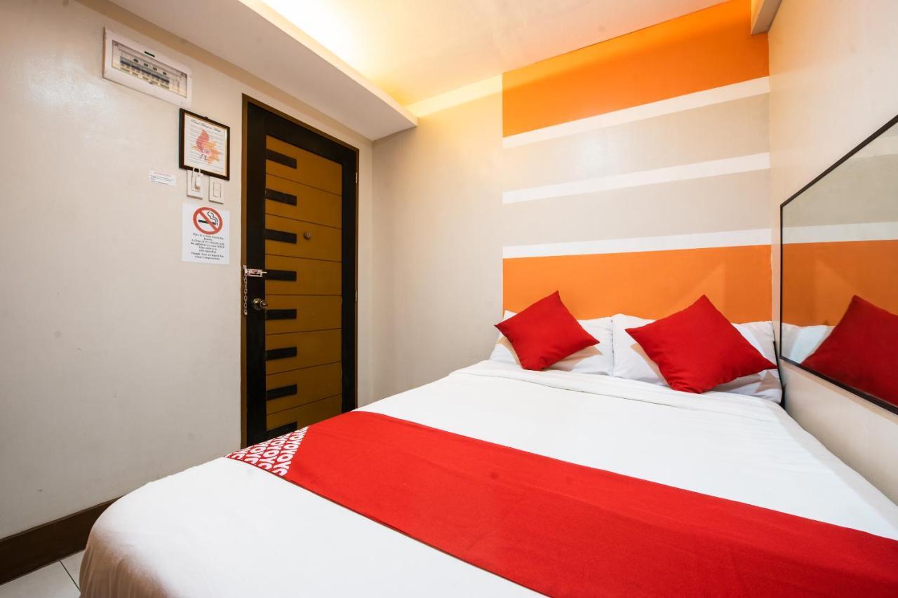 Oyo 475 Pearl Blossom Hotel Manilla Buitenkant foto