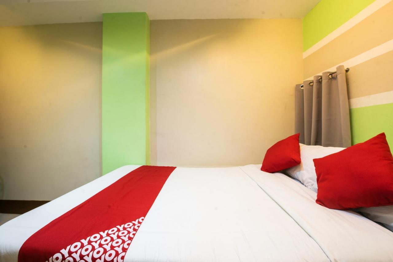Oyo 475 Pearl Blossom Hotel Manilla Buitenkant foto