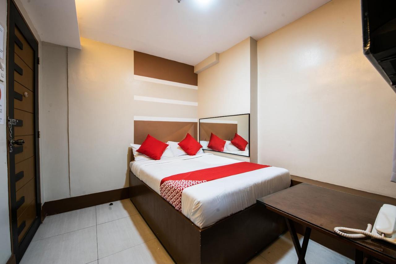 Oyo 475 Pearl Blossom Hotel Manilla Buitenkant foto